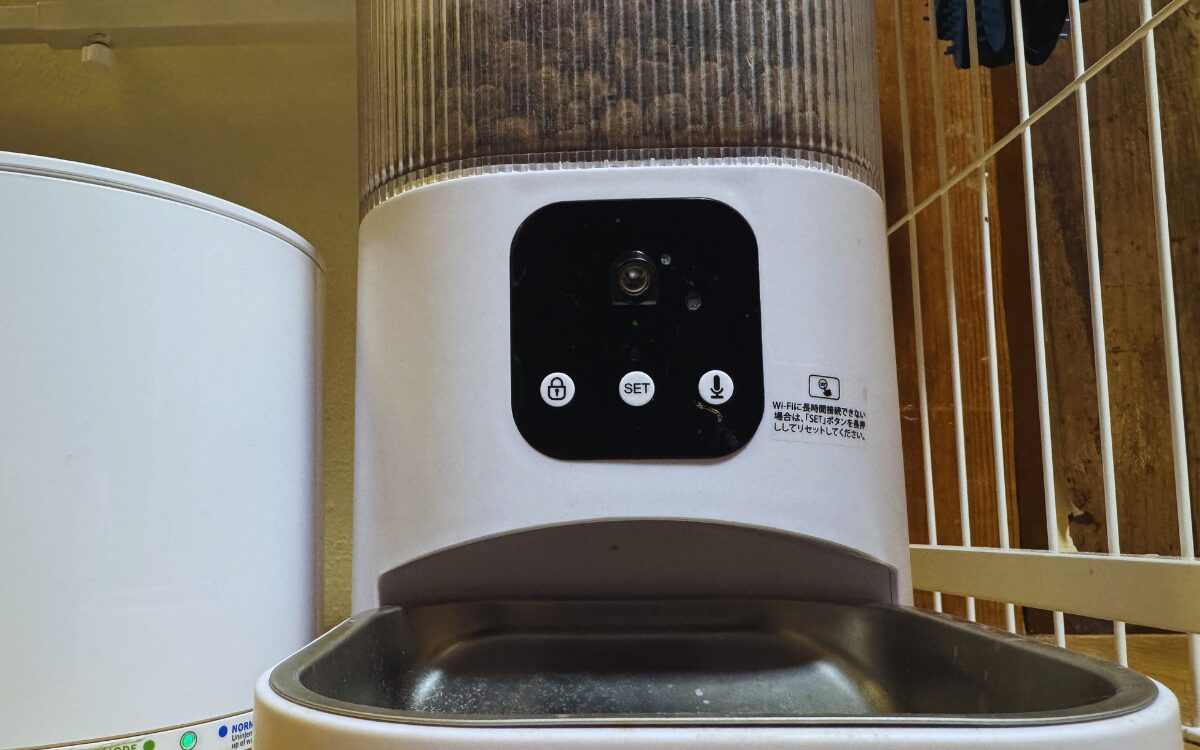 本体のカメラやボタン